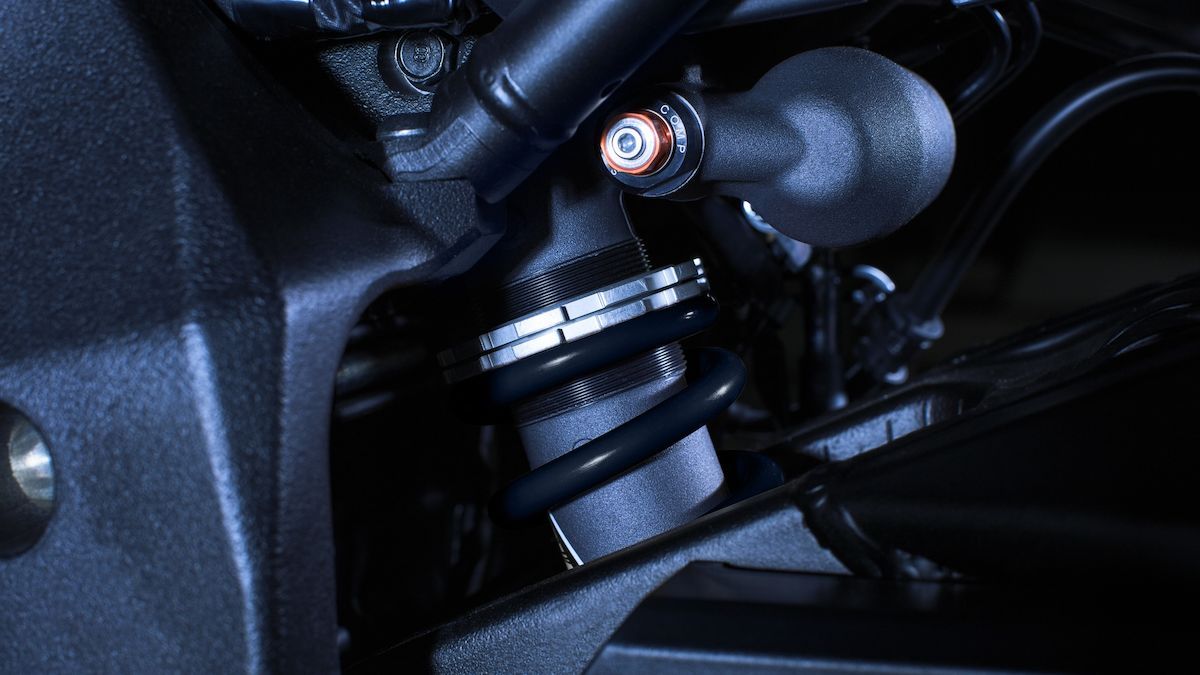 Yamaha MT-10 Tourer Edition suspensions réglables