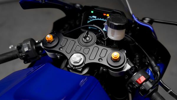 Yamaha 2022 R7 position de conduite
