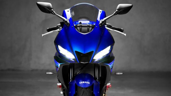 Yamaha 2024 R3 face avant