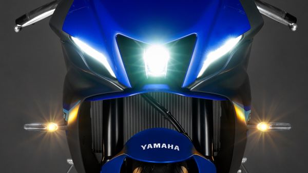 Yamaha 2024 R7 phare LED